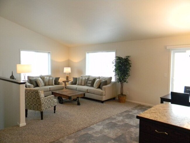 Foto del edificio - 3 bedroom Twin home