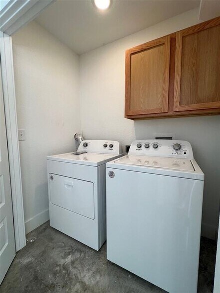 1341 W Hendrix St Unit 1341 Hendrix #4, Fayetteville, AR 72703