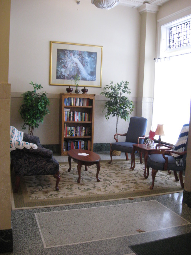 Biblioteca (área tranquila) - Rumely Historic Apartments