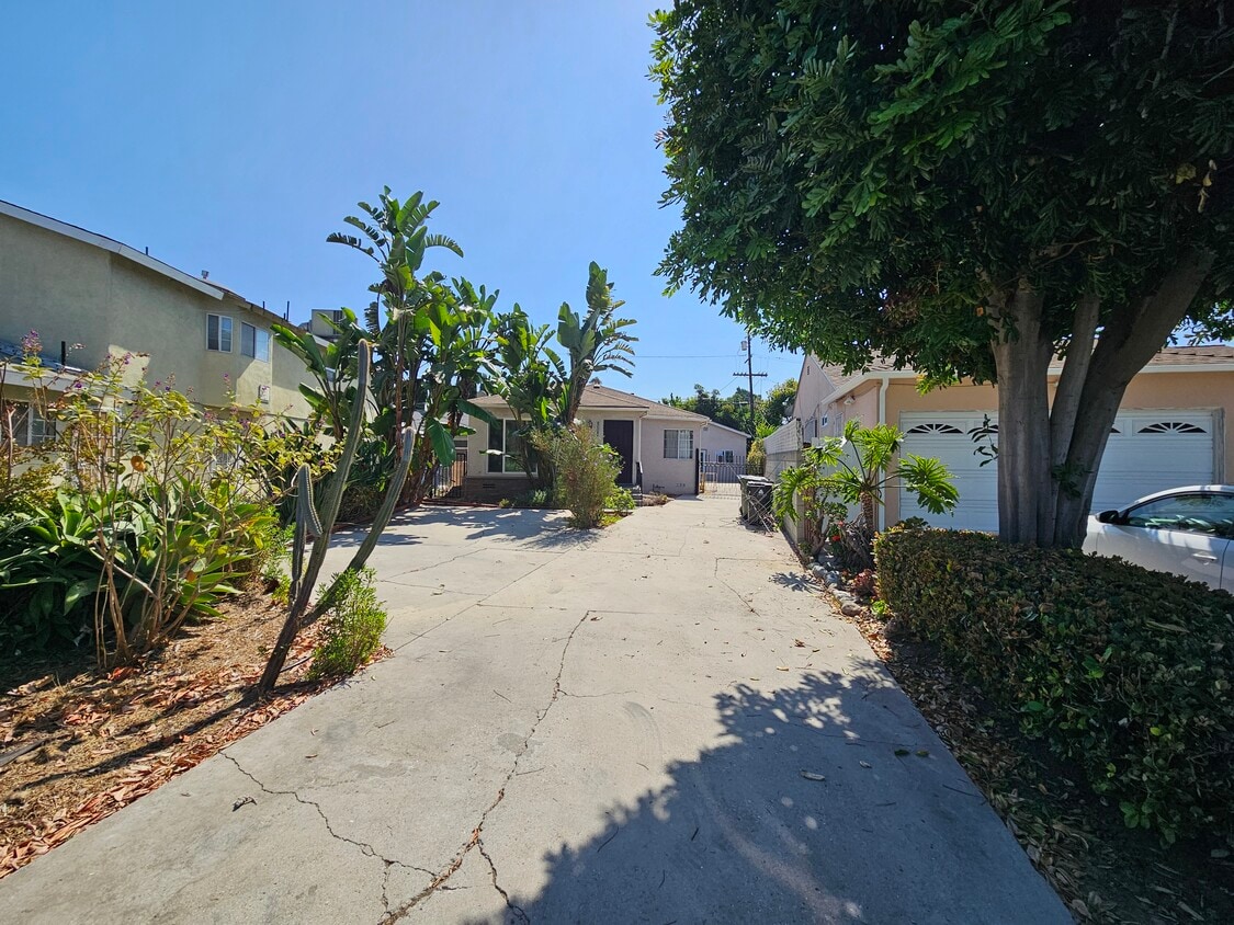 street view - 2754 Thurman Ave