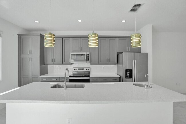 Building Photo - Gorgeous New 3 bedroom 2.5 Townhouse in Deerfield Beach, Sandpiper Pointe (2 Story)