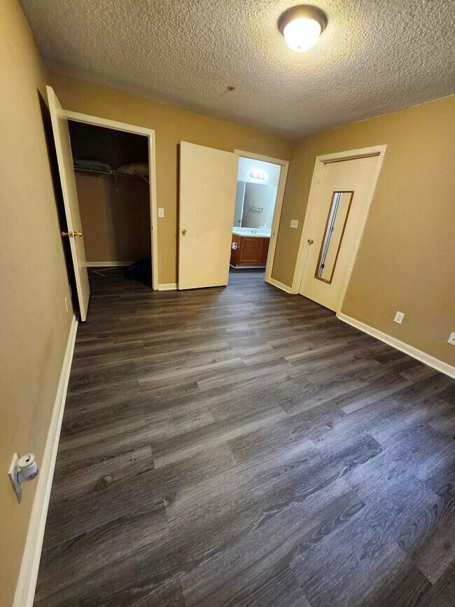 Building Photo - 3510 Shepherds Path