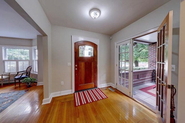 Foto del edificio - Wayland Square Townhouse