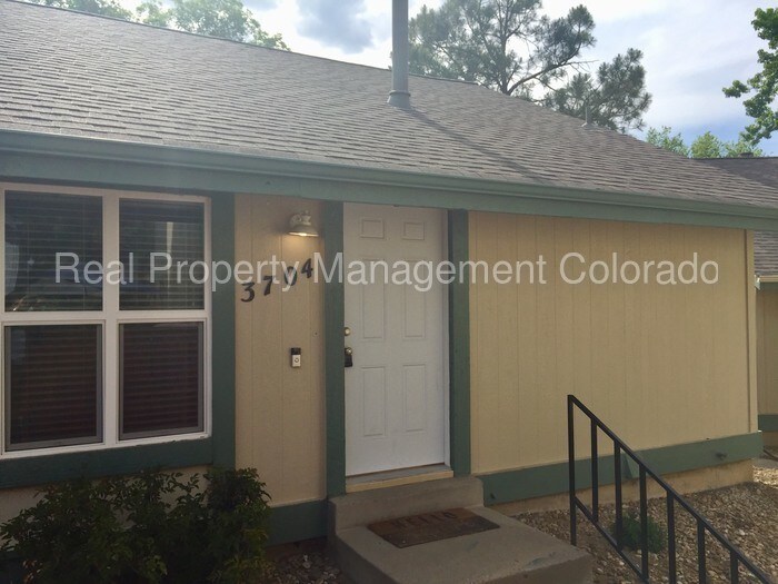 Primary Photo - Gorgeous Upgraded Home in Cinnamon Village 1!