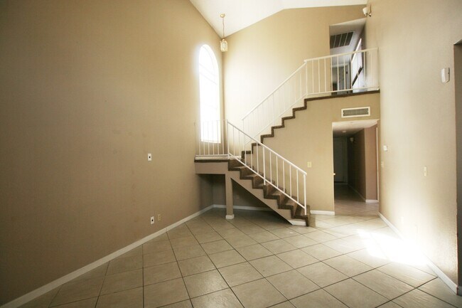 Foto del edificio - 2882 Sandy Fls Wy