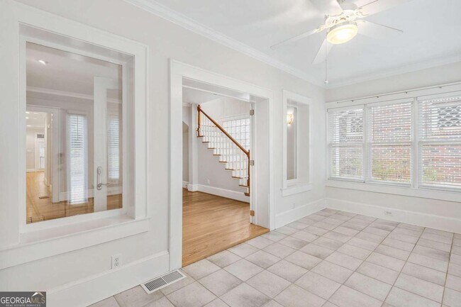 Building Photo - 725 Brookridge Dr NE