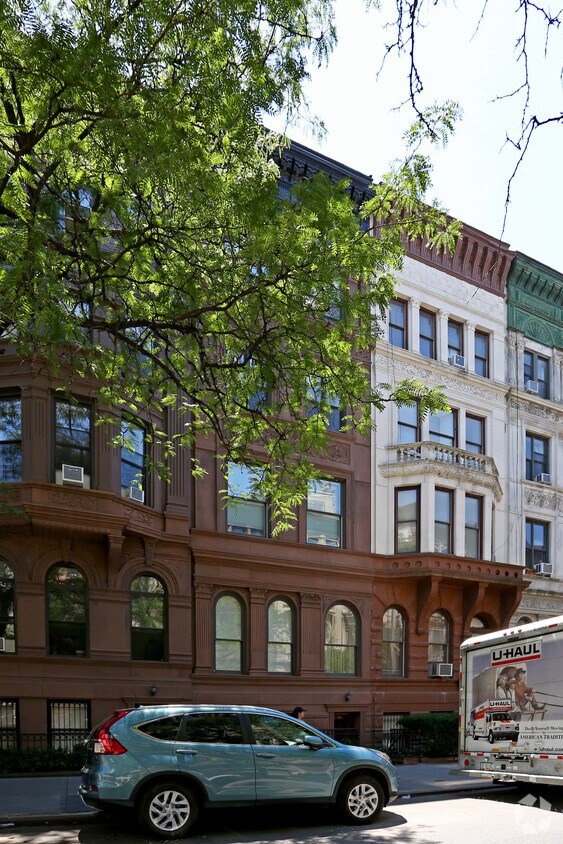 Building Photo - 124 W 75TH ST