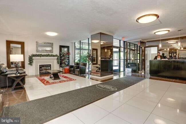Foto del edificio - 1111 Arlington Blvd
