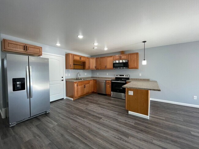 Foto del edificio - New Energy Efficient Constuction!