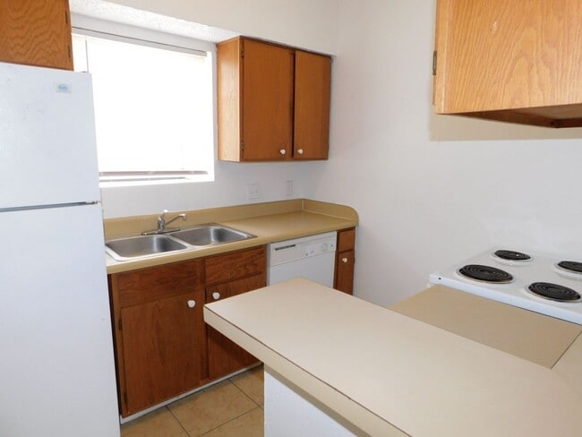 Building Photo - 2509 W Slaughter Ln