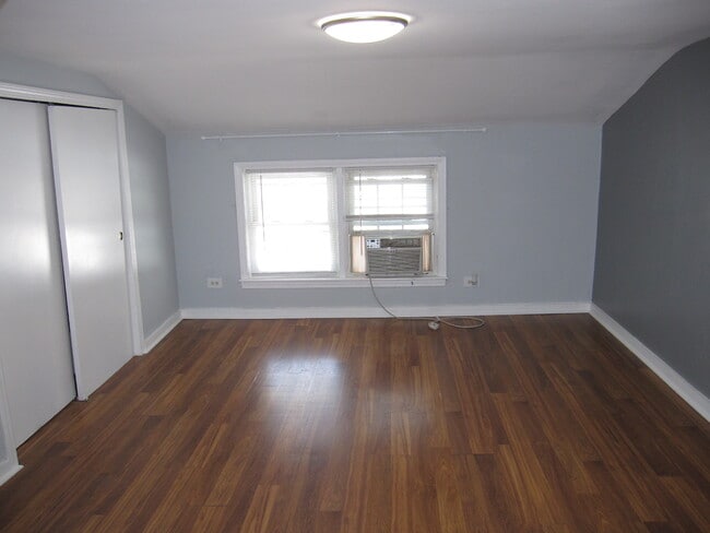 Building Photo - 6 Cart Path