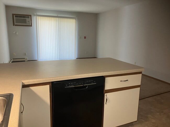 Building Photo - Beacon Ave Apartments