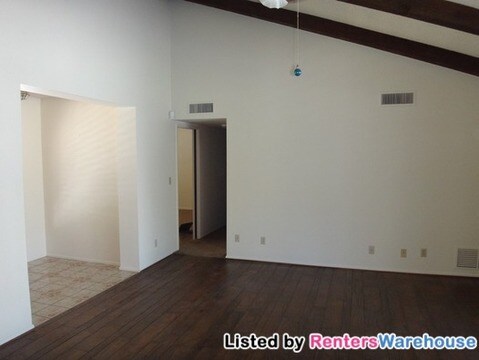 Building Photo - 600 E Bird Ln