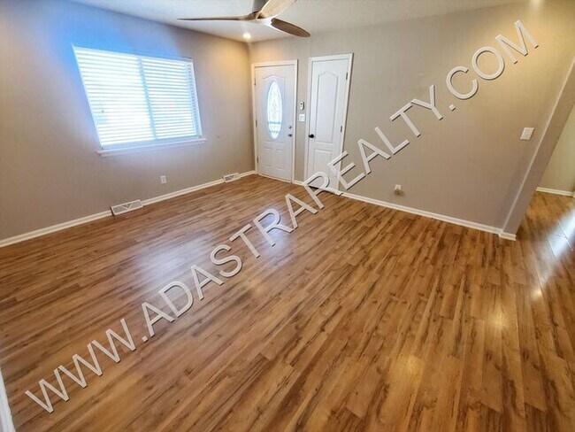 Foto del edificio - Nicely updated duplex near Kansas City sch...