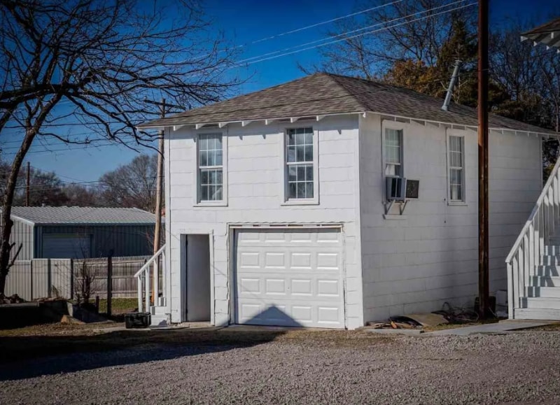 Building Photo - 1111 W Beech Ave