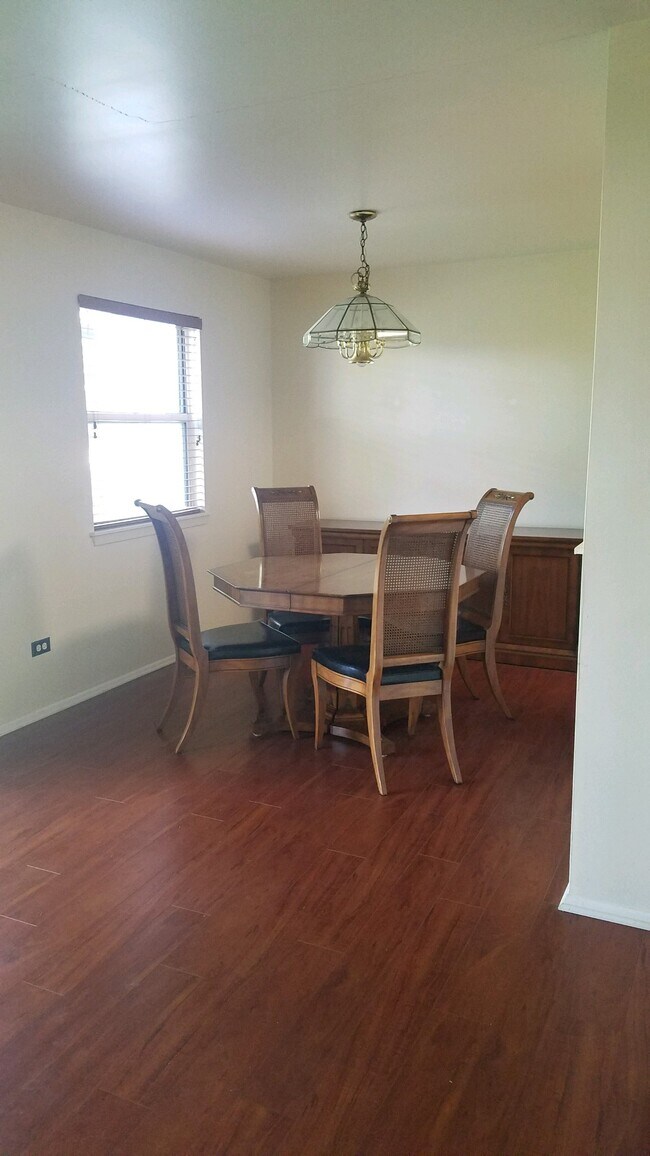 Foto del edificio - 2869 Meadow Ln