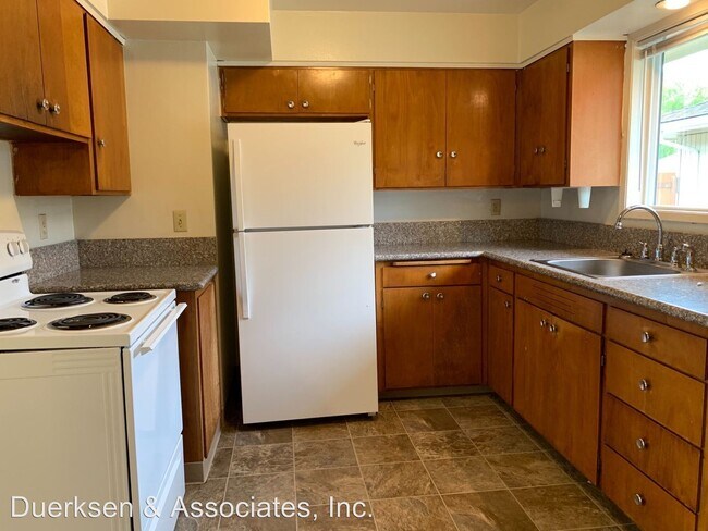 Foto del edificio - 2426-2440 NW Grant Ave