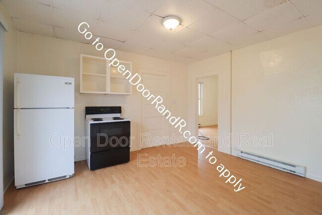 Building Photo - 608 Anderson Ave