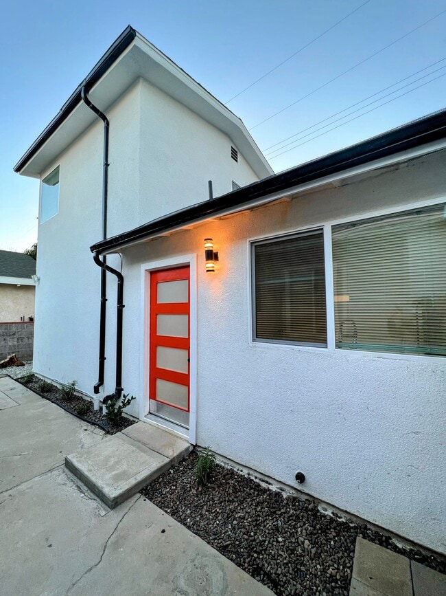 Building Photo - 6729 Amigo Ave