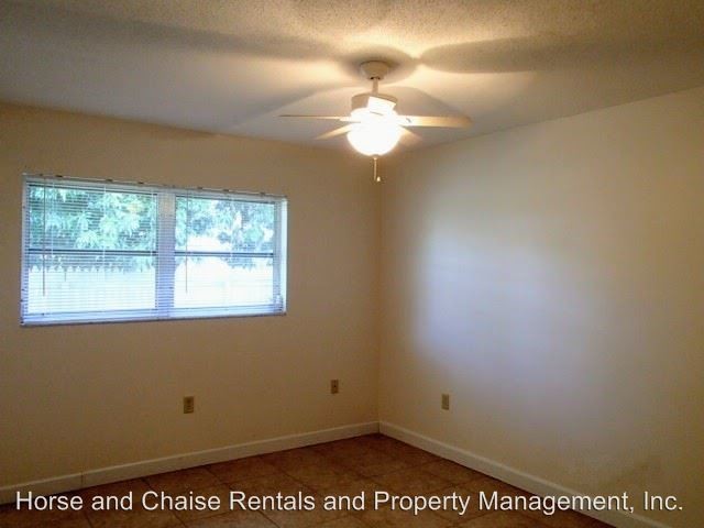 Building Photo - 2 br, 2 bath House - 107 Base Ave E #107