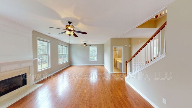 Building Photo - 606 Heathercrest Ct