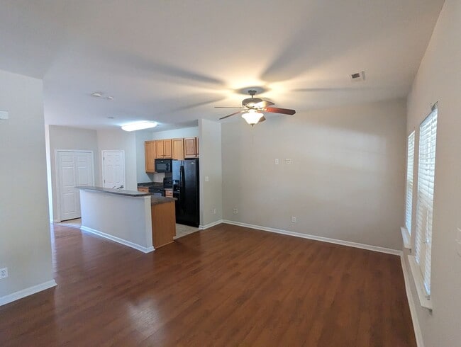 Foto del edificio - CORNELIUS  2 BEDROOM TOWNHOME