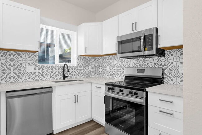 Building Photo - Brand NEW house built this year in Uptown Phx