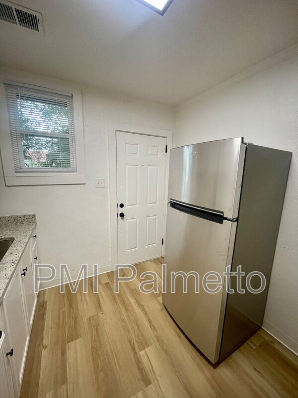 Foto del edificio - 2205 Harper St