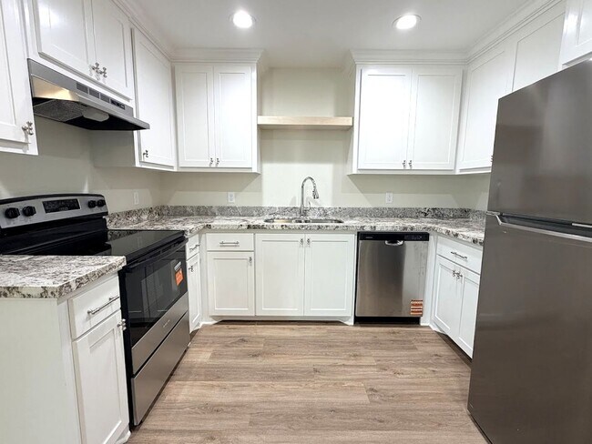 Foto del edificio - Brand new 2BR/2BA Duplex in Lake Charles!!