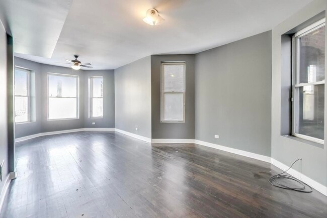 Building Photo - 6624 S Rhodes Ave