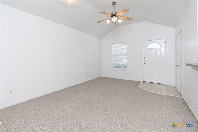 Building Photo - 316 Janelle Dr