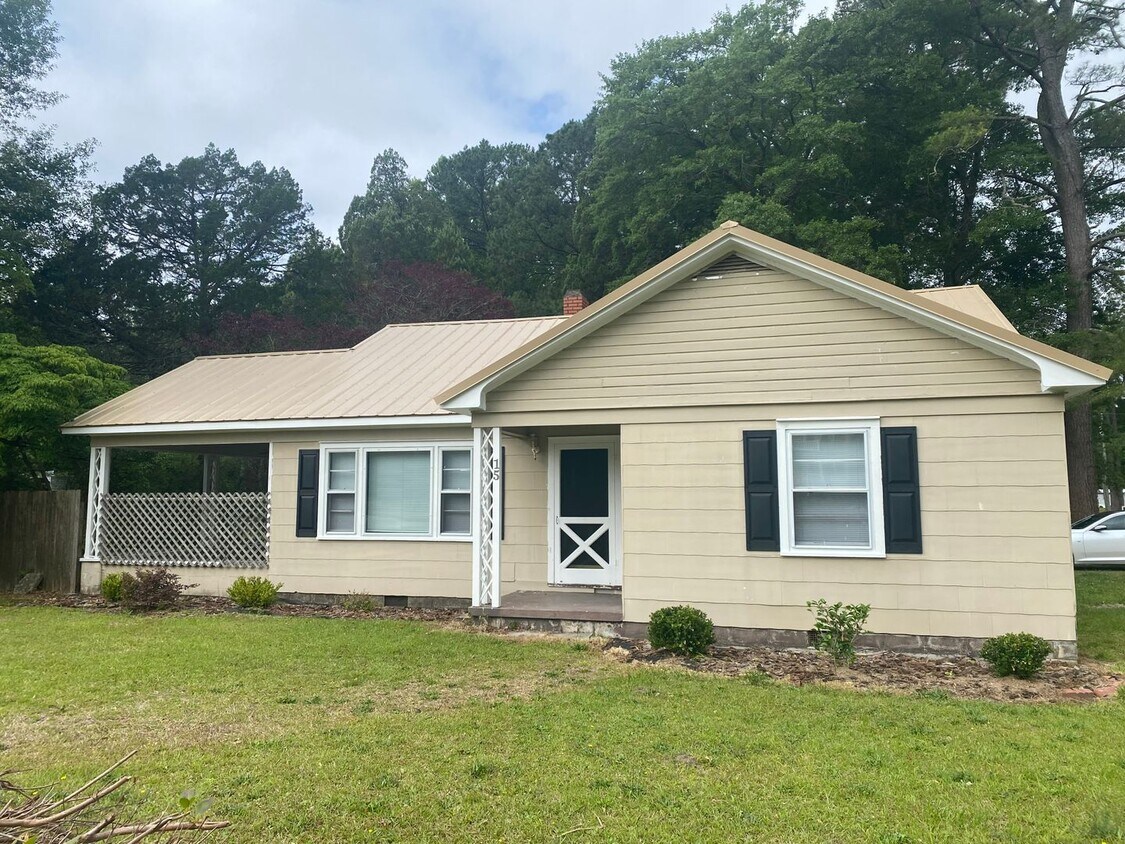 Foto principal - 3 Bed 1 Bath House in Washington