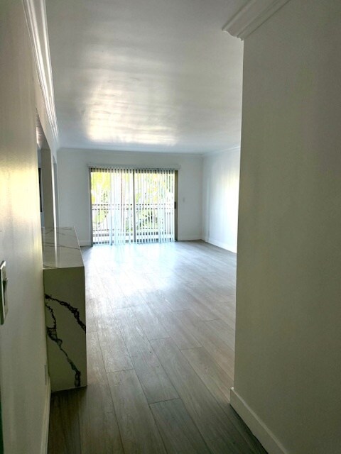 Foto del edificio - 8674 Falmouth Ave