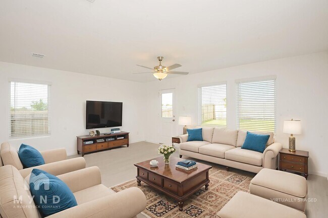 Foto del edificio - 2760 Mistwood Dr