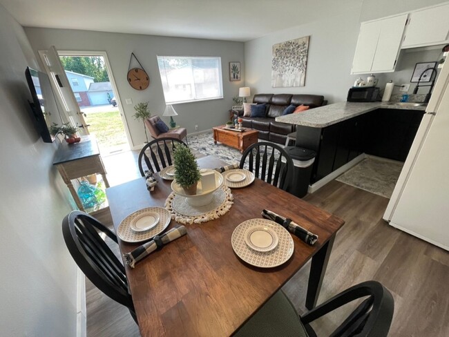 Interior Photo - Western Hills