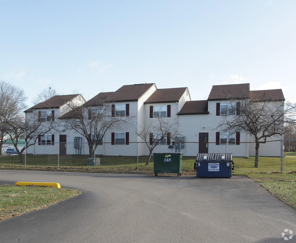 Building Photo - Rosewood Apartments