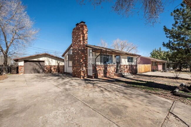 Foto del edificio - 3211 Fairfield Ln