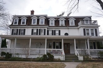 Building Photo - 1301 Deer Run Rd