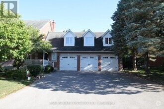 Building Photo - 7 Whitebirch Ln