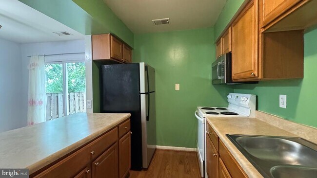 Foto del edificio - 14582 Earlham Ct