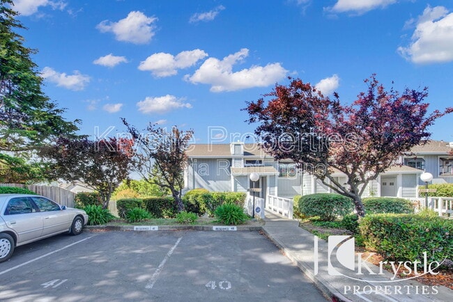 Building Photo - 2261 Clearview Cir