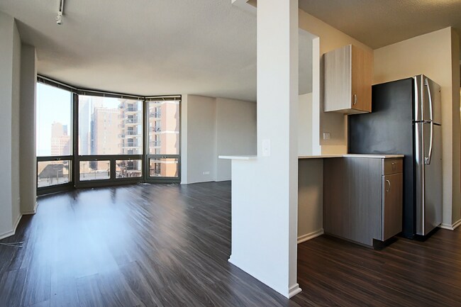 Building Photo - 63 W Elm St