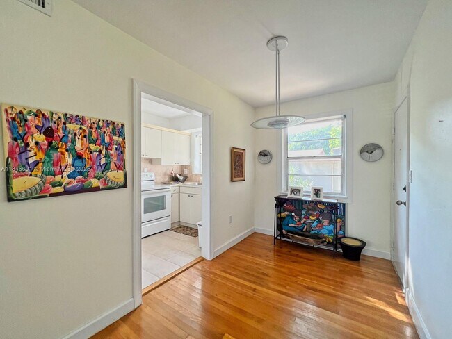 Building Photo - 7880 SW 55th Ave