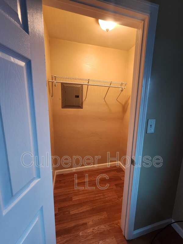 Building Photo - 2854 W Sylvania Ave