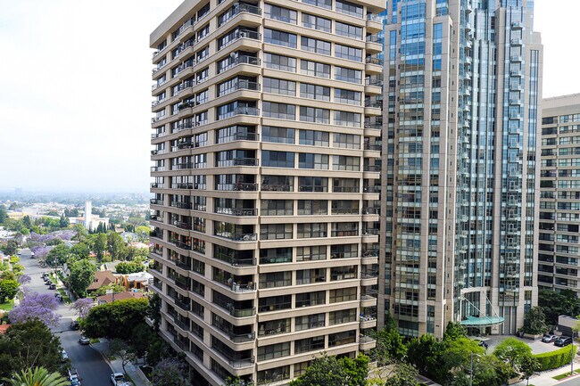 Building Photo - 10747 Wilshire Blvd