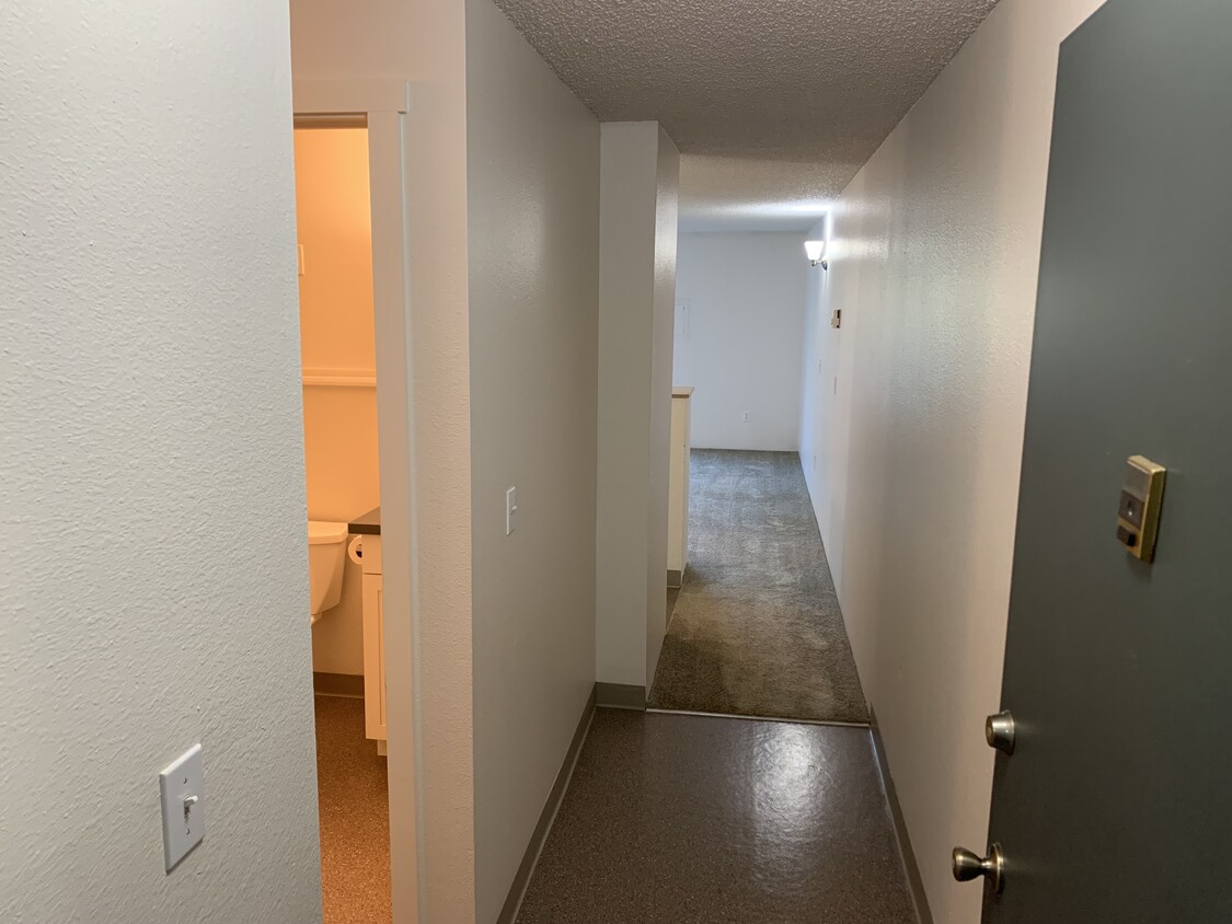 Foto principal - 2431 NW Irving St
