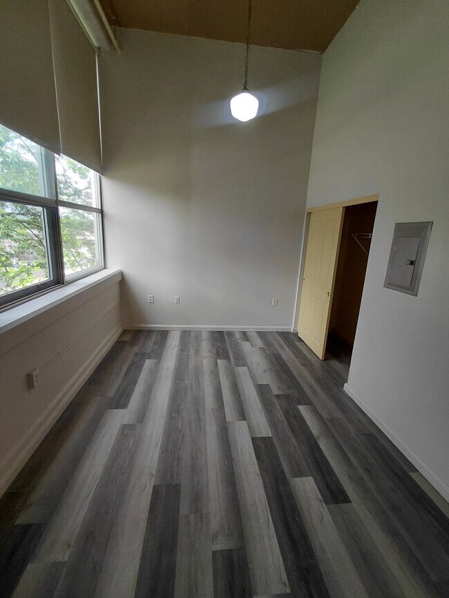 Foto del edificio - 316 W Walnut St