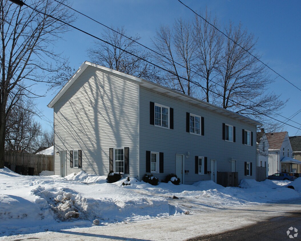 Primary Photo - 1700 Washington Ave