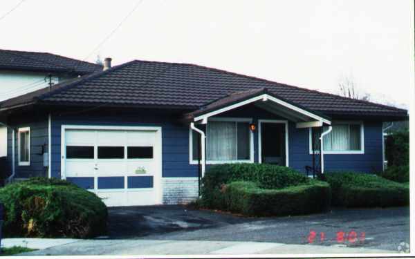 Foto del edificio - 1508-1510 Hawes Ct