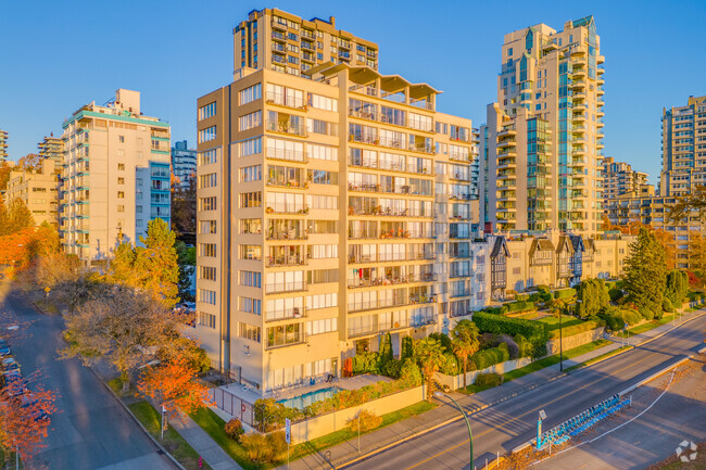 Building Photo - Surfside